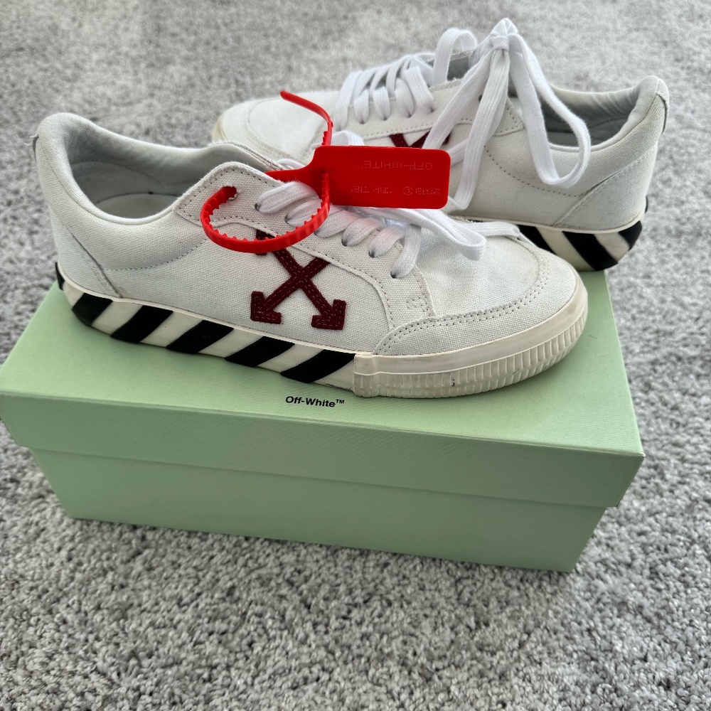 Off-White Vulcanized Low 'White Violet'